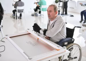 Robotska neurorehabilitacija Poliklinika Neuromedic