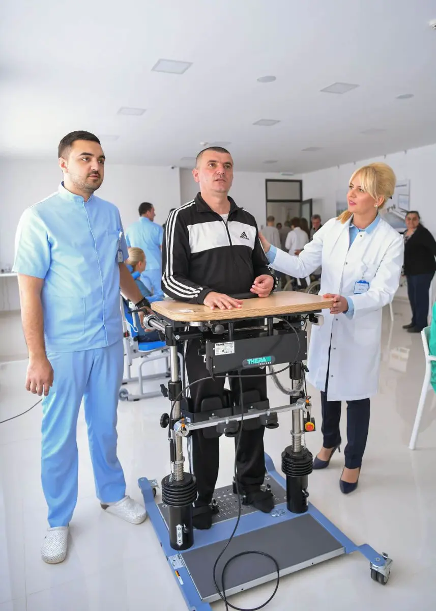 Robotska neurorehabilitacija Poliklinika Neuromedic