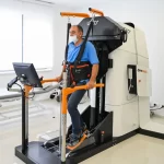 Robotska neurorehabilitacija Poliklinika Neuromedic