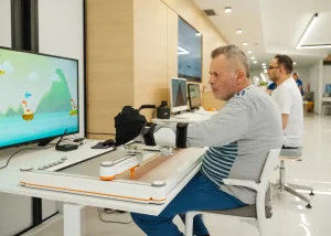 Robotska neurorehabilitacija Poliklinika Neuromedic