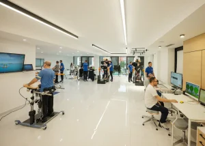 Robotska neurorehabilitacija Poliklinika Neuromedic